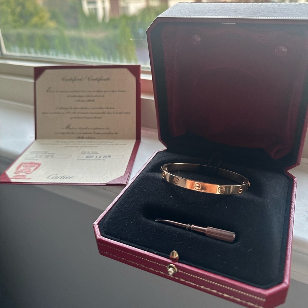 Cartier love Bracelet